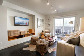 Condo with Onsite Pool & Hot Tub, Free WiFi & Garage Parking